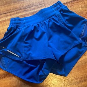 Lululemon Hotty Hot 2.5 blue size 2.  Used twice